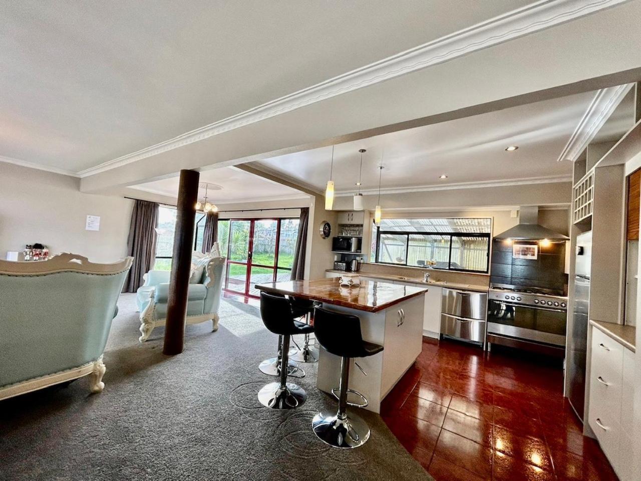 Premium Lake View Home โรโตรัว ภายนอก รูปภาพ