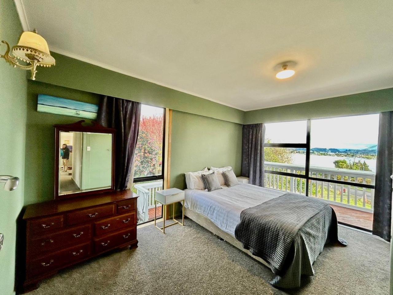 Premium Lake View Home โรโตรัว ภายนอก รูปภาพ